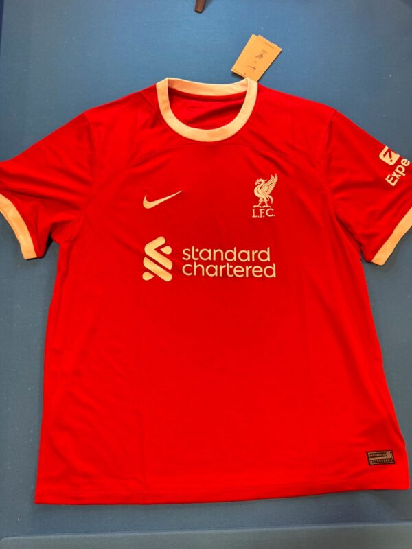2023/24 Liverpool Hjemmedrakt INGEN Fotballdrakt – (L) 10/10